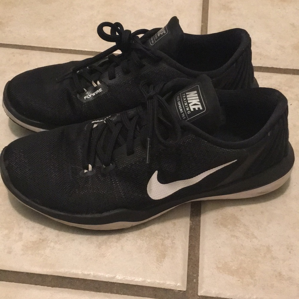 Women’s Nike Sneakers - Good Condition!